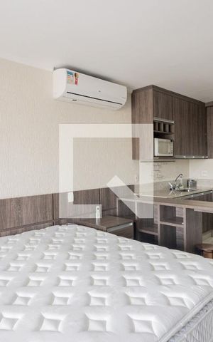 Studio à venda com 33m², 1 quarto e 1 vaga Studio à venda com 33m², 1 quarto e 1 vagaStudio