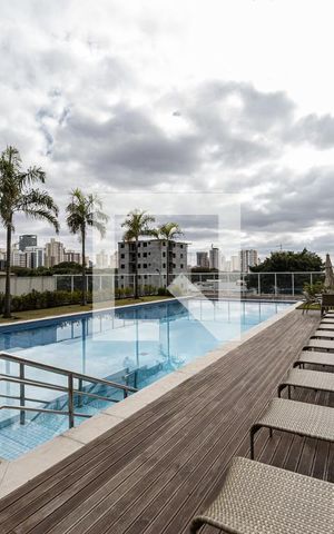 Studio à venda com 33m², 1 quarto e 1 vaga Studio à venda com 33m², 1 quarto e 1 vagaÁrea comum - Piscina