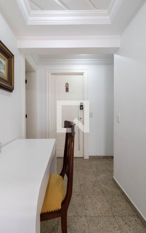 Apartamento à venda com 178m², 4 quartos e 3 vagas Apartamento à venda com 178m², 4 quartos e 3 vagasHall de Entrada