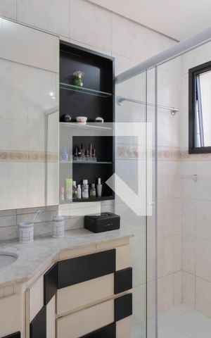 Apartamento à venda com 178m², 4 quartos e 3 vagas Apartamento à venda com 178m², 4 quartos e 3 vagasBanheiro da Suíte 2
