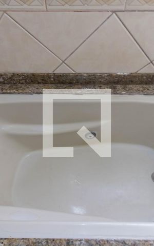 Apartamento à venda com 178m², 4 quartos e 3 vagas Apartamento à venda com 178m², 4 quartos e 3 vagasBanheiro da Suíte 1