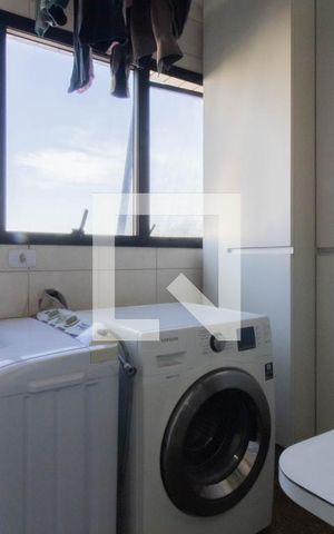 Apartamento à venda com 178m², 4 quartos e 3 vagas Apartamento à venda com 178m², 4 quartos e 3 vagasÁrea de Serviço