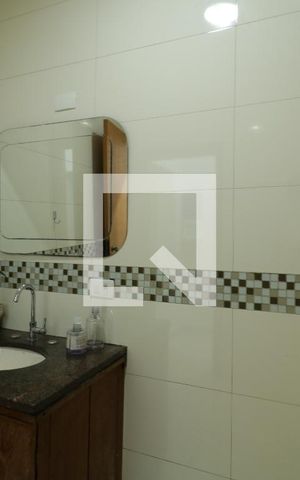 Casa à venda com 249m², 4 quartos e 3 vagasBanheiro 1