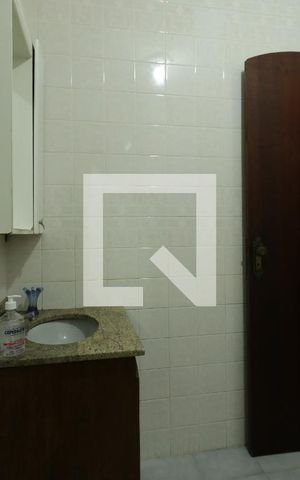 Casa à venda com 249m², 4 quartos e 3 vagasBanheiro 2