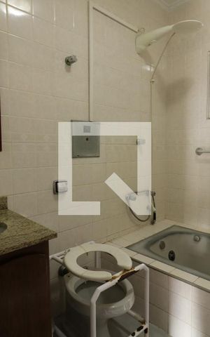 Casa à venda com 249m², 4 quartos e 3 vagasBanheiro da Suite