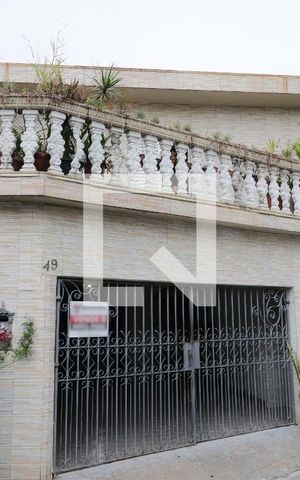 Casa à venda com 249m², 4 quartos e 3 vagasFachada