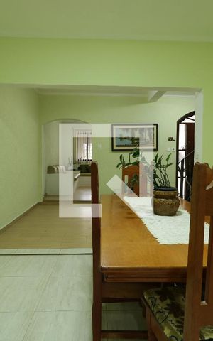 Casa à venda com 249m², 4 quartos e 3 vagasCopa