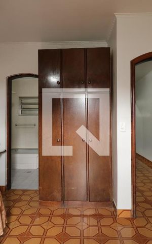 Casa à venda com 249m², 4 quartos e 3 vagasSuite