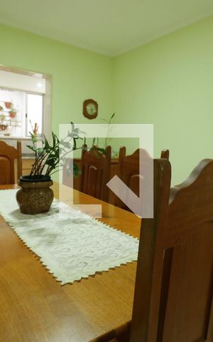 Casa à venda com 249m², 4 quartos e 3 vagasCopa
