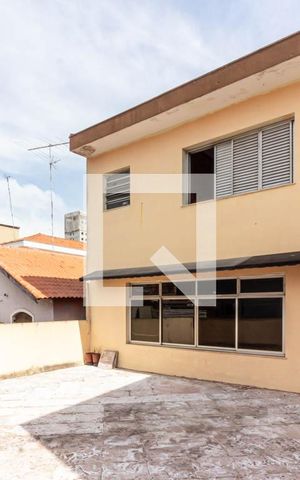Casa para alugar com 400m², 4 quartos e 8 vagas Casa para alugar com 400m², 4 quartos e 8 vagasSala Principal - Varanda