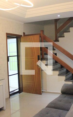 Casa de condomínio à venda com 130m², 3 quartos e 2 vagasSala