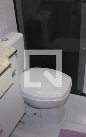 Casa de condomínio à venda com 130m², 3 quartos e 2 vagasBanheiro da Suíte 2