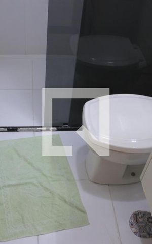 Casa de condomínio à venda com 130m², 3 quartos e 2 vagasBanheiro da 1º Suíte