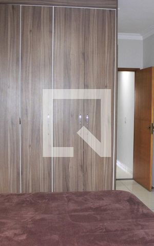 Casa de condomínio à venda com 130m², 3 quartos e 2 vagas1º Suíte