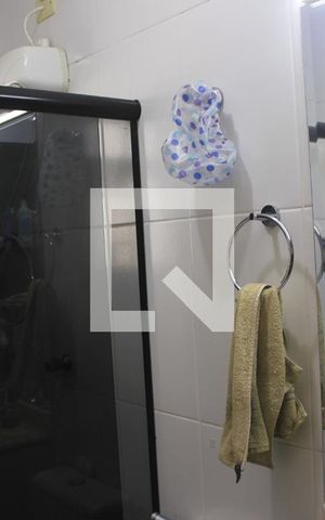 Casa de condomínio à venda com 130m², 3 quartos e 2 vagasBanheiro da 1º Suíte