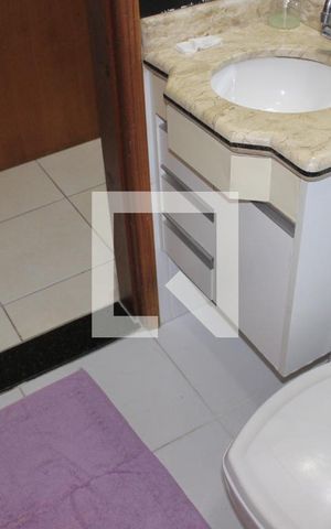 Casa de condomínio à venda com 130m², 3 quartos e 2 vagasBanheiro da Suíte 2
