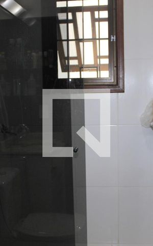 Casa de condomínio à venda com 130m², 3 quartos e 2 vagasBanheiro da Suíte 2