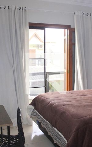 Casa de condomínio à venda com 130m², 3 quartos e 2 vagas1º Suíte