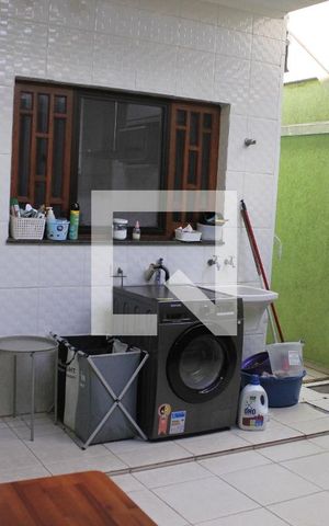 Casa de condomínio à venda com 130m², 3 quartos e 2 vagasEspaço gourmet com lavanderia