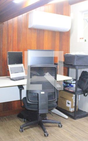 Casa de condomínio à venda com 130m², 3 quartos e 2 vagasSótão