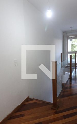 Casa para alugar com 150m², 2 quartos e 2 vagasCorredor