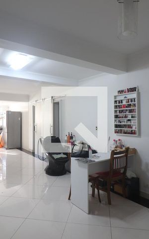 Casa para alugar com 150m², 2 quartos e 2 vagasSala