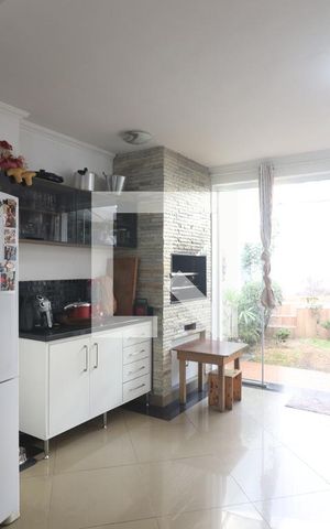 Casa para alugar com 150m², 2 quartos e 2 vagasCozinha 