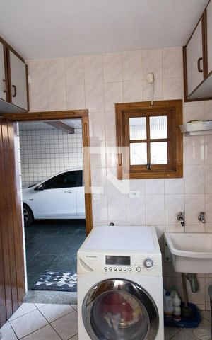 Casa para alugar com 250m², 4 quartos e 3 vagasÁrea de Serviço