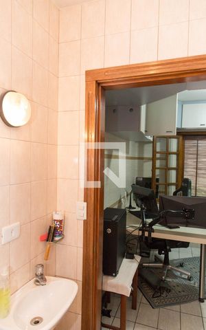 Casa para alugar com 250m², 4 quartos e 3 vagasBanheiro da Suíte 2