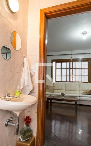 Casa para alugar com 250m², 4 quartos e 3 vagasLavabo