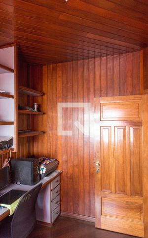 Casa para alugar com 250m², 4 quartos e 3 vagasEscritório