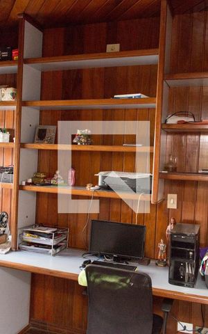 Casa para alugar com 250m², 4 quartos e 3 vagasEscritório