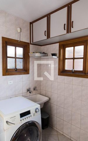 Casa para alugar com 250m², 4 quartos e 3 vagasÁrea de Serviço