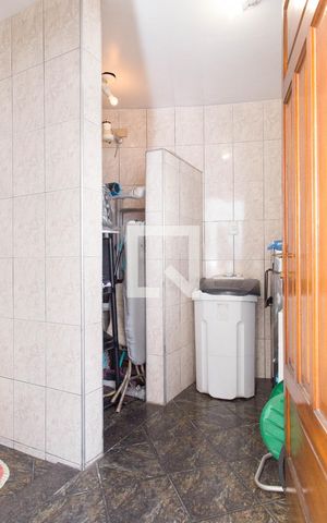 Casa para alugar com 250m², 4 quartos e 3 vagasBanheiro de serviço