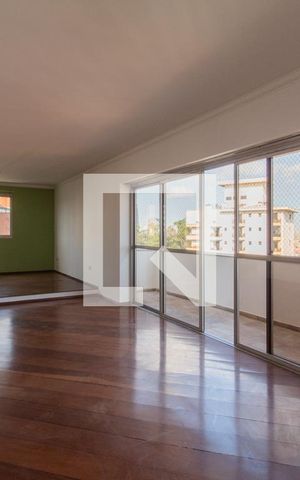 Apartamento à venda com 200m², 3 quartos e 3 vagas Apartamento à venda com 200m², 3 quartos e 3 vagasSala