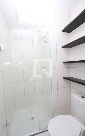 Apartamento para alugar com 46m², 2 quartos e 1 vaga Apartamento para alugar com 46m², 2 quartos e 1 vagaBanheiro