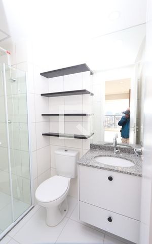 Apartamento para alugar com 46m², 2 quartos e 1 vaga Apartamento para alugar com 46m², 2 quartos e 1 vagaBanheiro