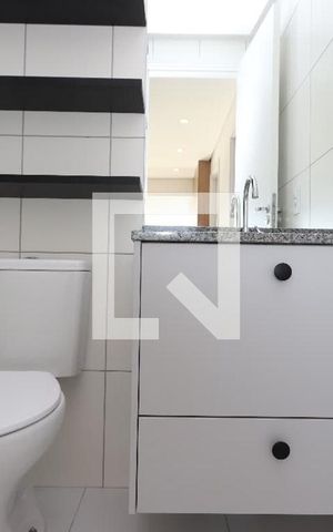 Apartamento para alugar com 46m², 2 quartos e 1 vaga Apartamento para alugar com 46m², 2 quartos e 1 vagaBanheiro