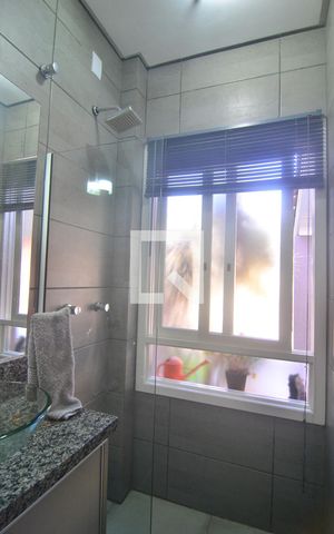 Casa de condomínio à venda com 122m², 3 quartos e 2 vagasBanheiro