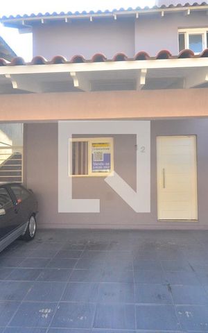 Casa de condomínio à venda com 122m², 3 quartos e 2 vagasFachada