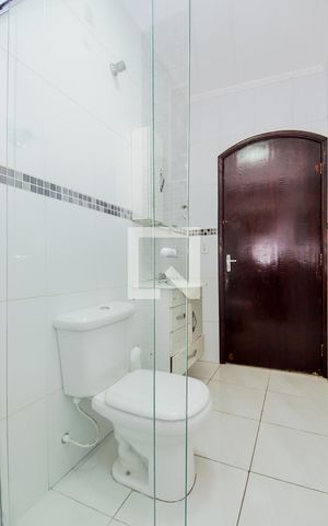 Casa para alugar com 100m², 2 quartos e 2 vagasBanheiro