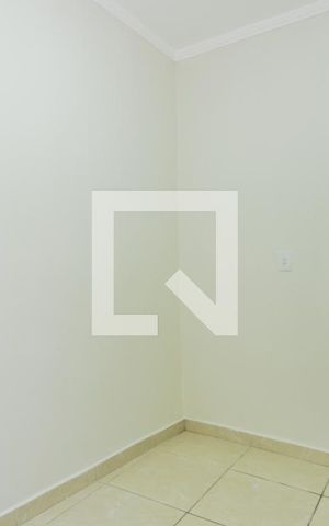 Casa para alugar com 100m², 2 quartos e 2 vagasQuarto 1
