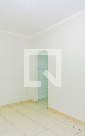 Casa para alugar com 100m², 2 quartos e 2 vagasSala