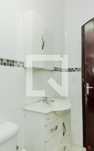 Casa para alugar com 100m², 2 quartos e 2 vagasBanheiro