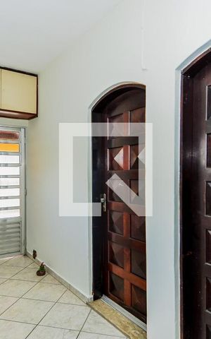 Casa para alugar com 100m², 2 quartos e 2 vagasCorredor de Entrada 