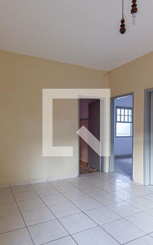 Casa para alugar com 83m², 2 quartos e 1 vagaSala