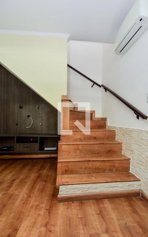 Casa à venda com 110m², 2 quartos e 2 vagasSala