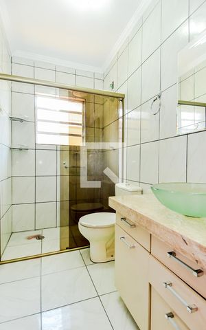 Casa à venda com 110m², 2 quartos e 2 vagasBanheiro