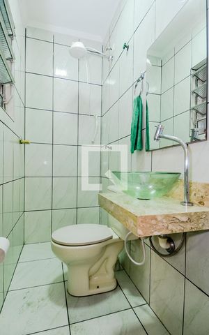 Casa à venda com 110m², 2 quartos e 2 vagasBanheiro de Serviço