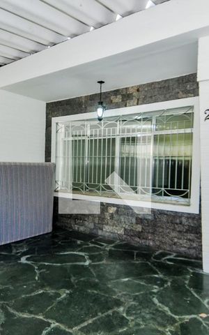 Casa à venda com 110m², 2 quartos e 2 vagasGaragem